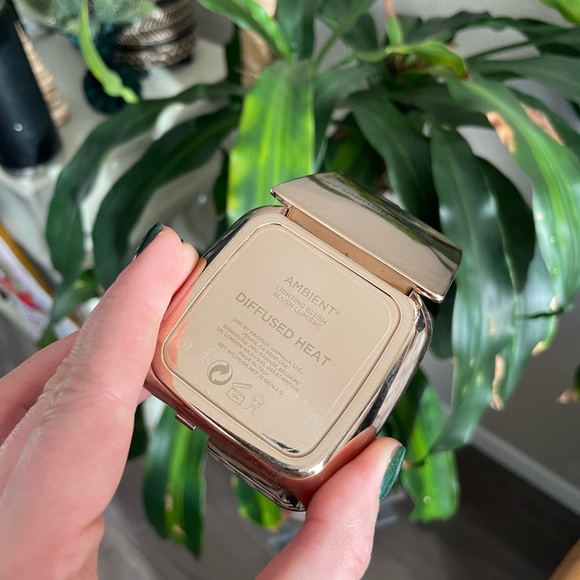 Hourglass blush in Diffused Heat - Picture 2 of 3